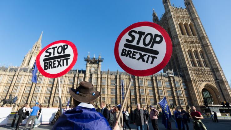 декларациите на двата парламента ще задълбочи противоречията по Брекзит